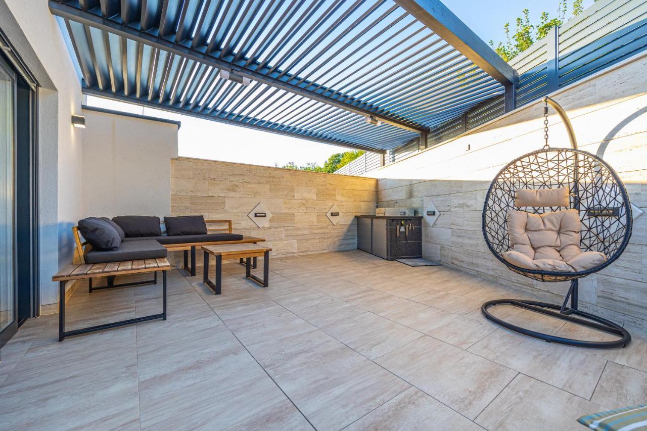 Villa Marassi With Heated Pool, Hot Tub And Sauna Crikvenica Eksteriør bilde